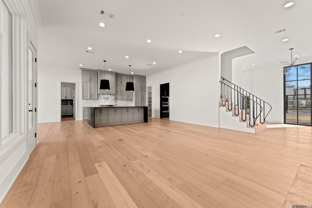 8721 W Fairway Dr, Baton Rouge, LA 70809