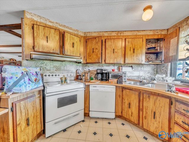 7750 County Road 170, Trinity, AL 35673