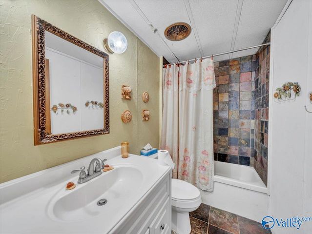 7750 County Road 170, Trinity, AL 35673