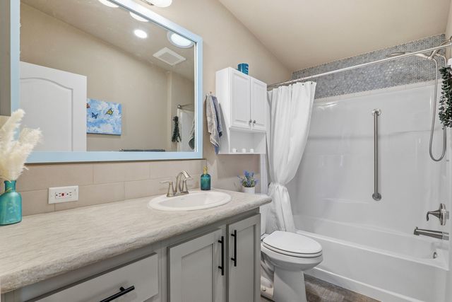 900 Kings Way, Grants Pass, OR 97526