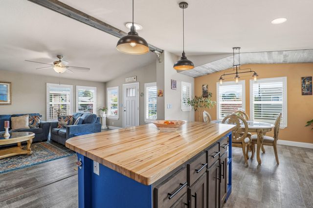 900 Kings Way, Grants Pass, OR 97526