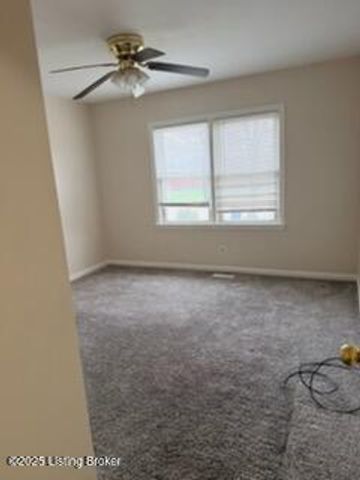 3507 Huon Dr, Louisville, KY 40218