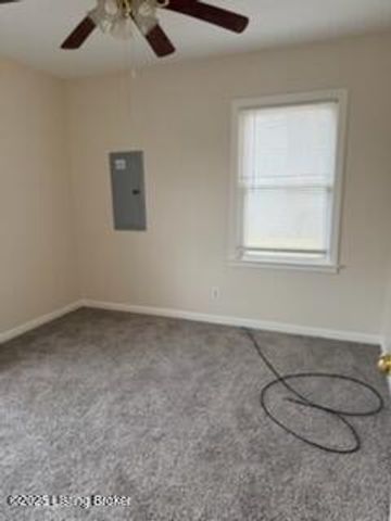 3507 Huon Dr, Louisville, KY 40218