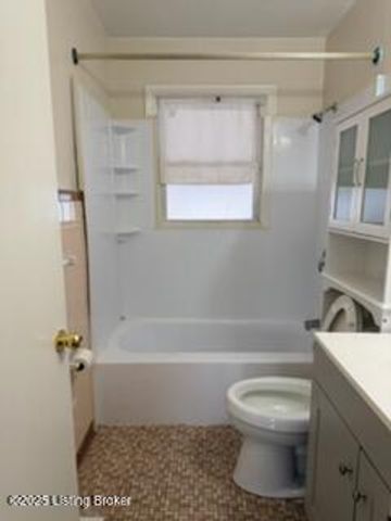 3507 Huon Dr, Louisville, KY 40218