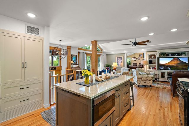 10920 32nd Avenue N, Plymouth, MN 55441