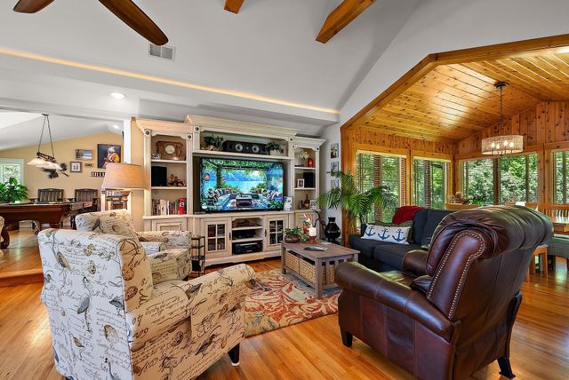 10920 32nd Avenue N, Plymouth, MN 55441