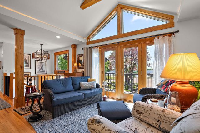 10920 32nd Avenue N, Plymouth, MN 55441