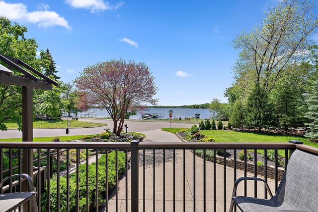 10920 32nd Avenue N, Plymouth, MN 55441