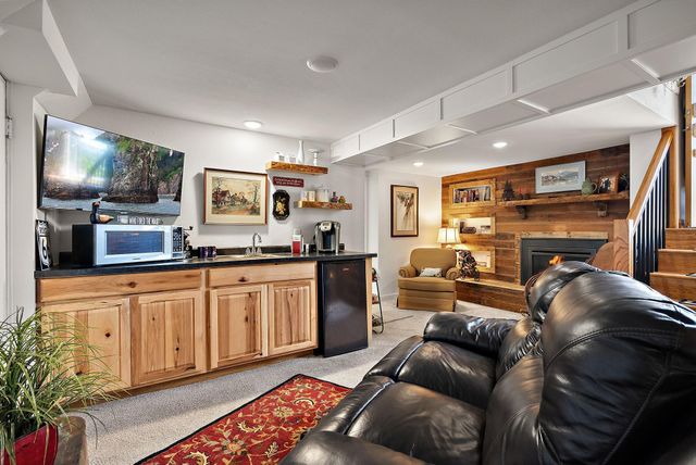 10920 32nd Avenue N, Plymouth, MN 55441