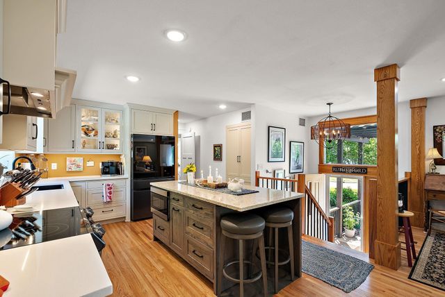 10920 32nd Avenue N, Plymouth, MN 55441