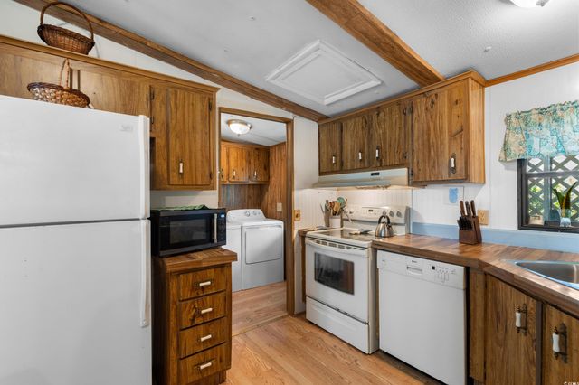 17 Crooked Island Circle, Murrells Inlet, SC 29576