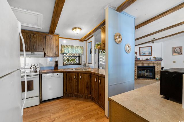 17 Crooked Island Circle, Murrells Inlet, SC 29576