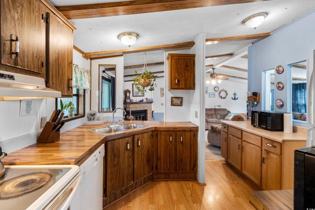 17 Crooked Island Circle, Murrells Inlet, SC 29576