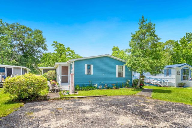 17 Crooked Island Circle, Murrells Inlet, SC 29576