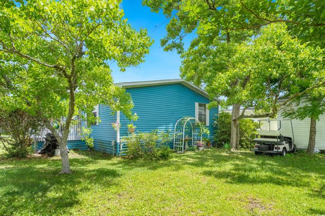 17 Crooked Island Circle, Murrells Inlet, SC 29576