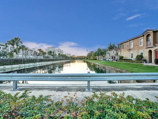 9075 Plymouth Place, Tamarac, FL 33321