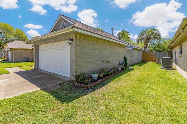 15730 Castorglen Drive, Houston, TX 77598