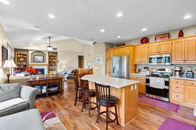 542 Majestic Oaks Court, Eagan, MN 55123