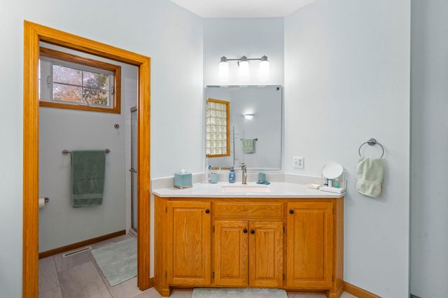 542 Majestic Oaks Court, Eagan, MN 55123