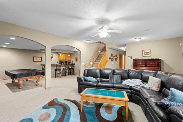 542 Majestic Oaks Court, Eagan, MN 55123
