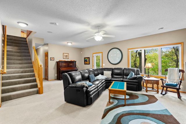 542 Majestic Oaks Court, Eagan, MN 55123