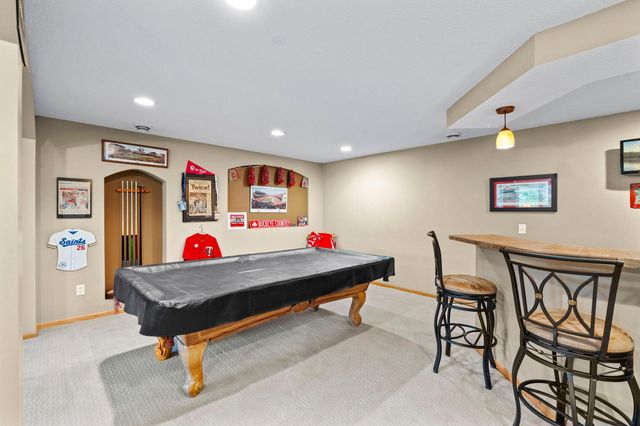 542 Majestic Oaks Court, Eagan, MN 55123
