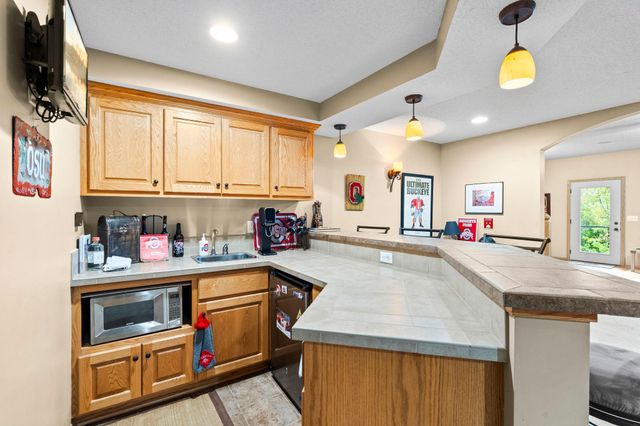 542 Majestic Oaks Court, Eagan, MN 55123