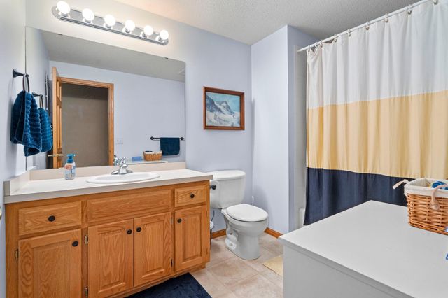542 Majestic Oaks Court, Eagan, MN 55123
