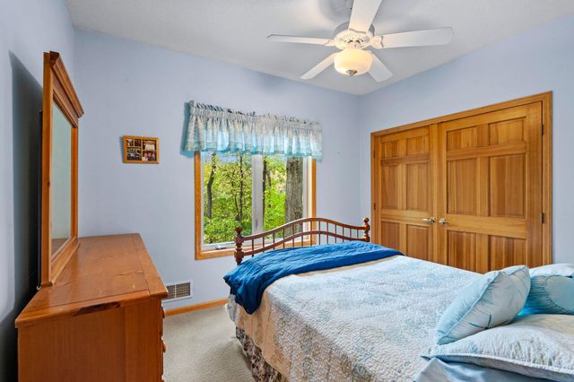 542 Majestic Oaks Court, Eagan, MN 55123