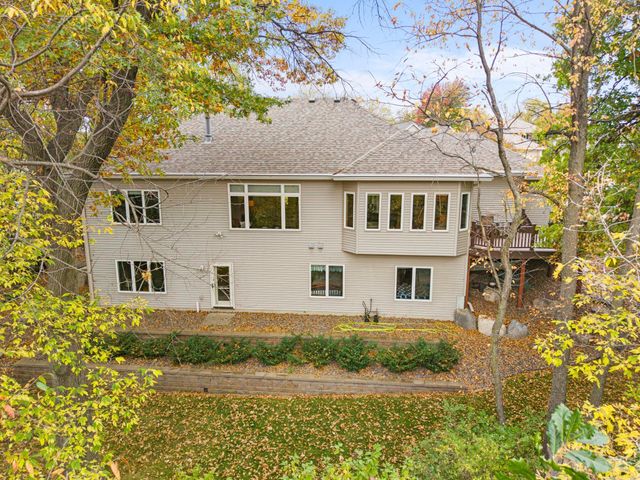 542 Majestic Oaks Court, Eagan, MN 55123