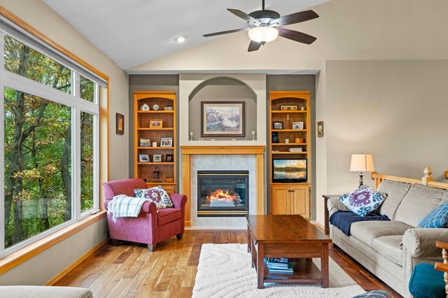 542 Majestic Oaks Court, Eagan, MN 55123