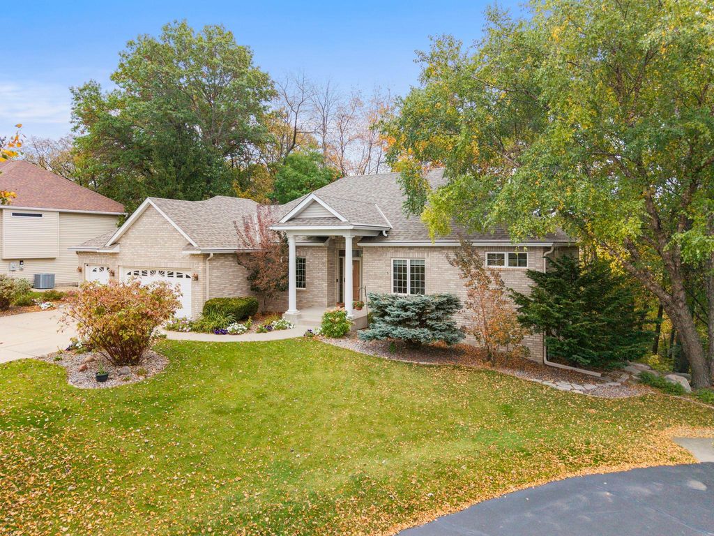 542 Majestic Oaks Court, Eagan, MN 55123 — exterior
