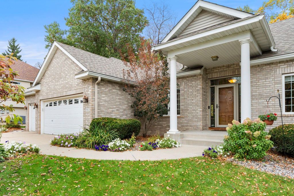 542 Majestic Oaks Court, Eagan, MN 55123 — photo 2