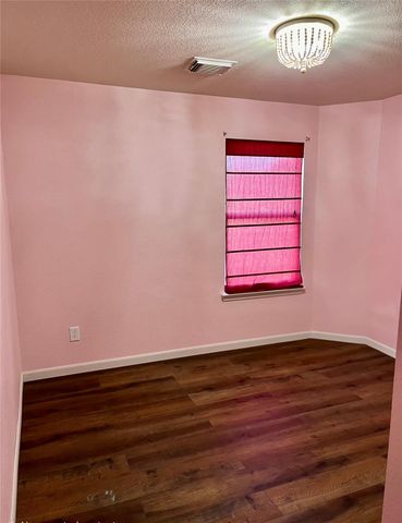 2655 Skyview Shadows Court, Houston, TX 77047