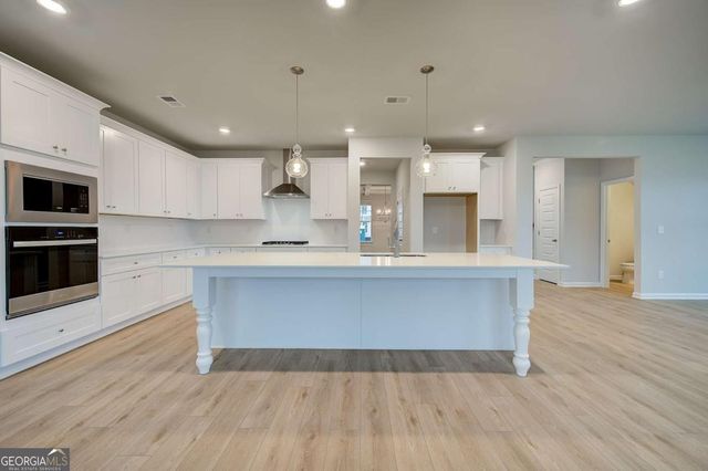 608 Button Grove, Hampton, GA 30228