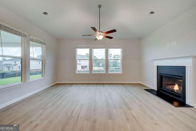 608 Button Grove, Hampton, GA 30228