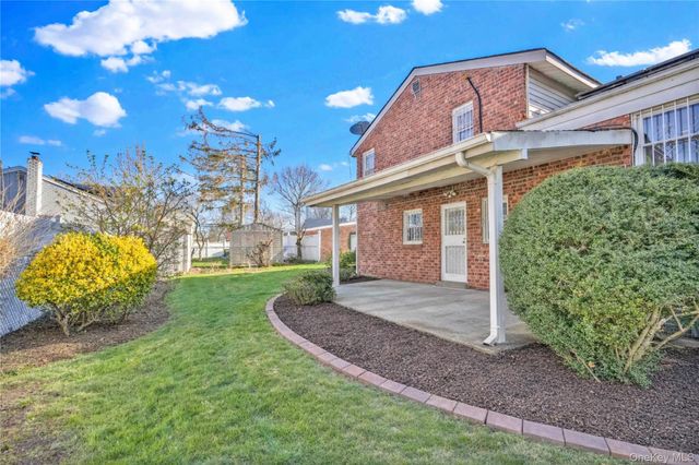 1244 Village Court, North Baldwin, NY 11510