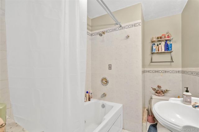 1244 Village Court, North Baldwin, NY 11510
