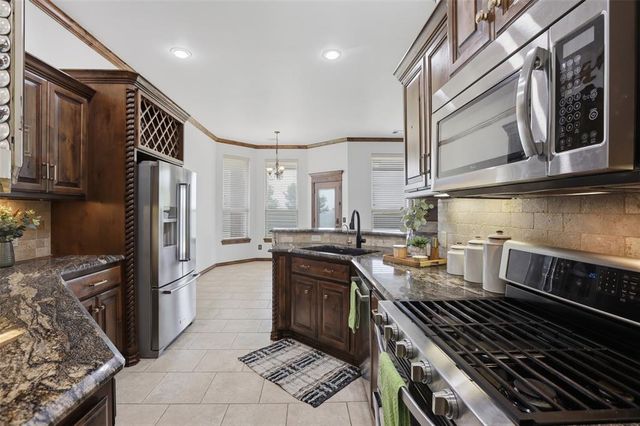18125 Haslemere Lane, Edmond, OK 73012