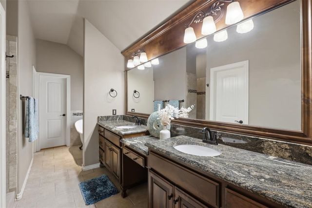 18125 Haslemere Lane, Edmond, OK 73012