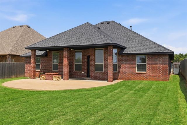 18125 Haslemere Lane, Edmond, OK 73012