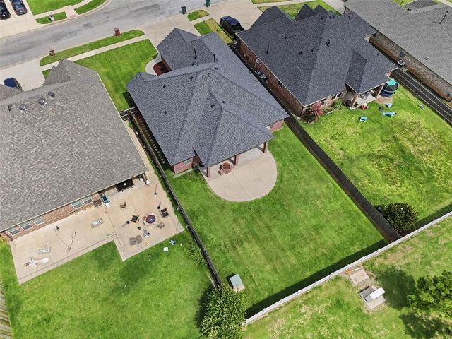 18125 Haslemere Lane, Edmond, OK 73012