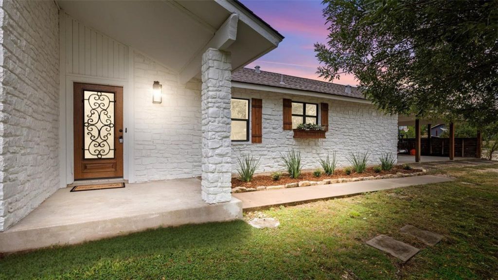 200 Rowlett RD, Liberty Hill, TX 78642