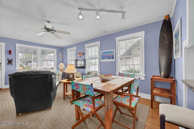 10 E Henderson Street E, Wrightsville Beach, NC 28480