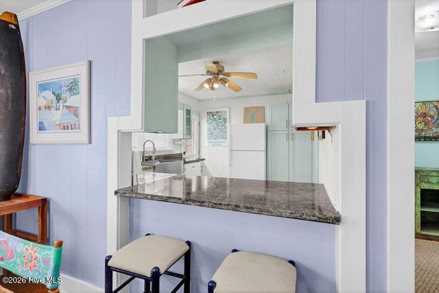 10 E Henderson Street E, Wrightsville Beach, NC 28480