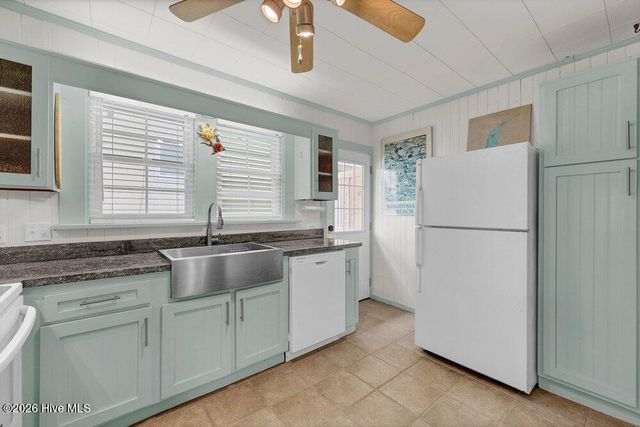 10 E Henderson Street E, Wrightsville Beach, NC 28480