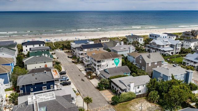 10 E Henderson Street E, Wrightsville Beach, NC 28480