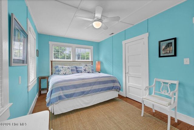 10 E Henderson Street E, Wrightsville Beach, NC 28480