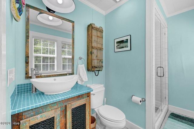 10 E Henderson Street E, Wrightsville Beach, NC 28480