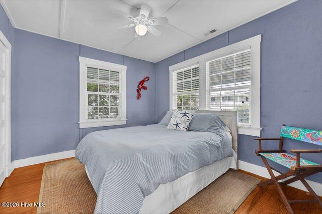 10 E Henderson Street E, Wrightsville Beach, NC 28480
